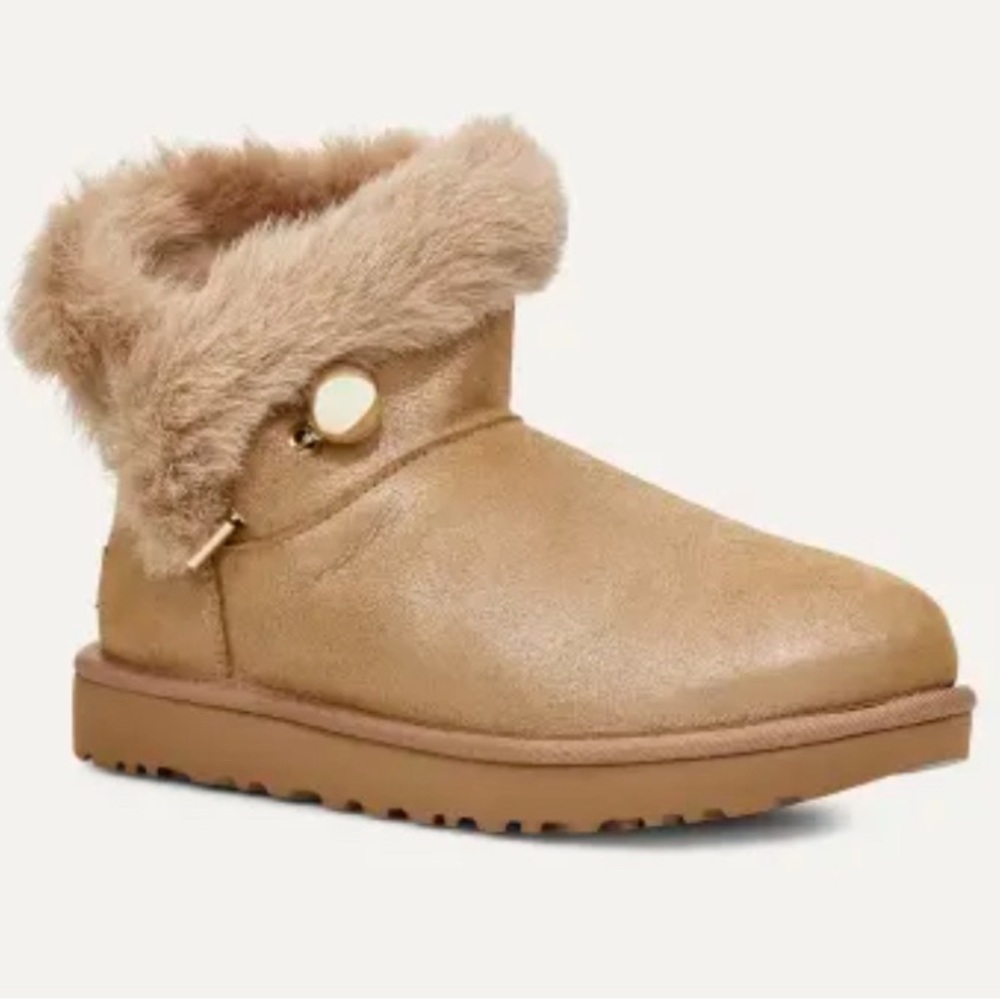 Ugg Women’s Classic Fluff Pin Mini Pearl
